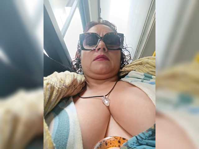 AlexaBrown12 live cam preview
