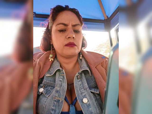 AlexaBrown12 live cam on BongaCams