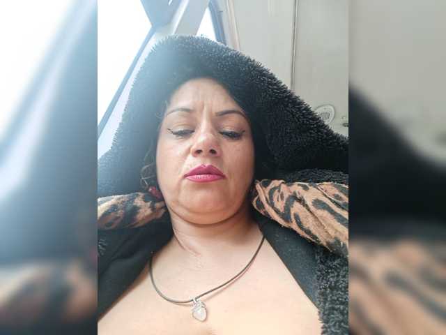 AlexaBrown12 live webcam show