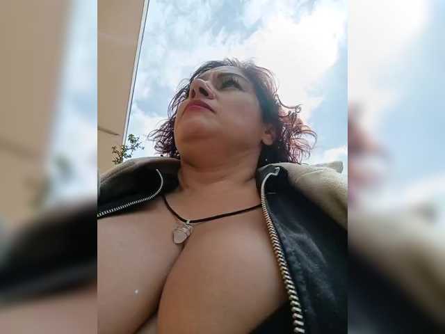 AlexaBrown12 live cam preview