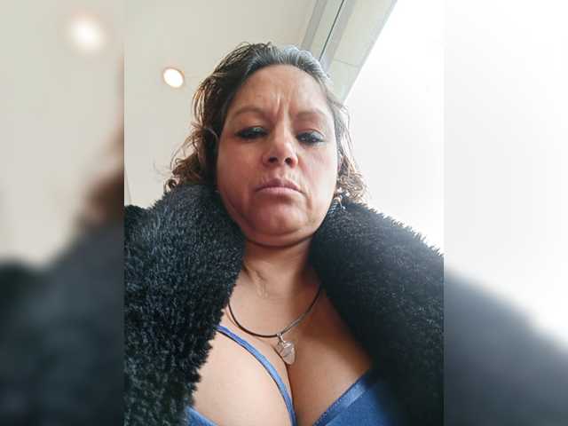 AlexaBrown12 live webcam show