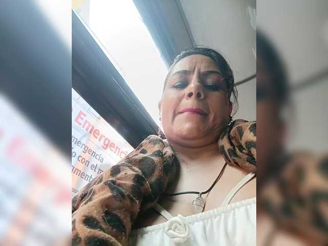 AlexaBrown12 live cam on BongaCams