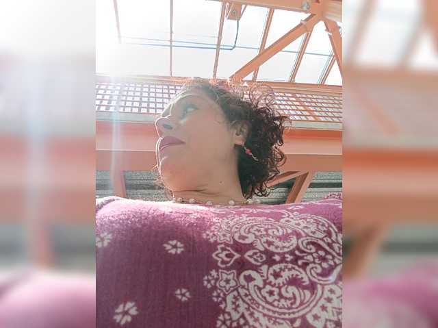 AlexaBrown12, en directo ahora en BongaCams