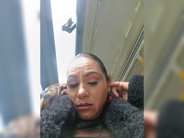 AlexaBrown12 live webcam show