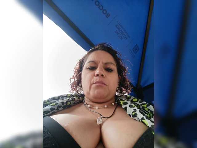 AlexaBrown12 live cam on BongaCams