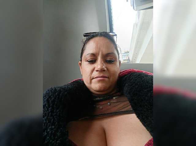 AlexaBrown12 live cam preview