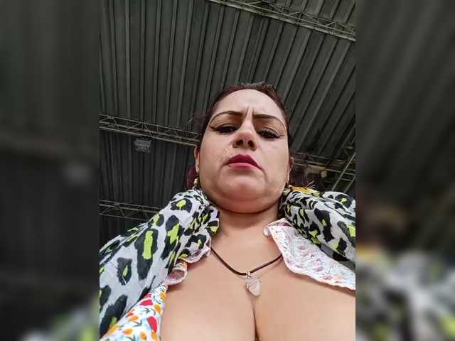 AlexaBrown12 live cam on BongaCams