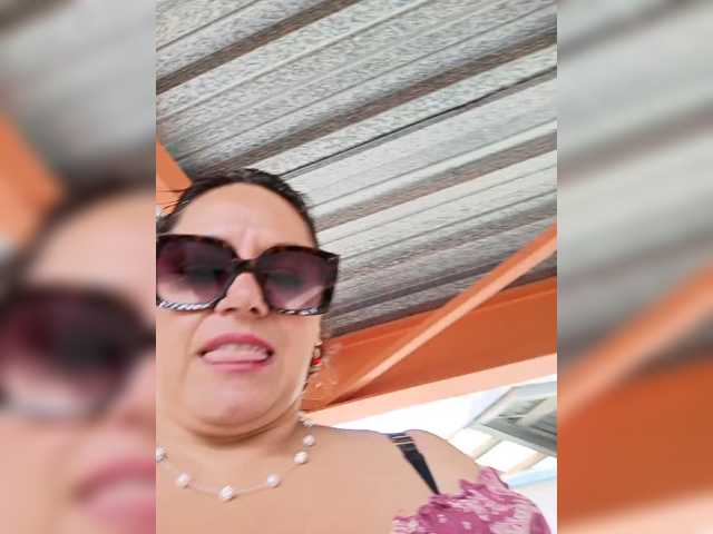 AlexaBrown12, en directo ahora en BongaCams