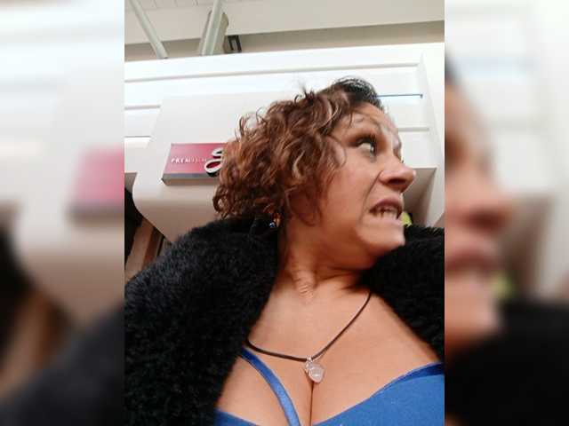 AlexaBrown12 live webcam show