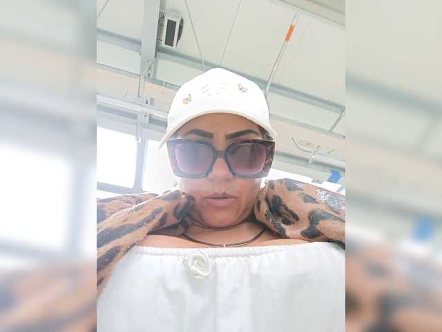 AlexaBrown12 live cam on BongaCams