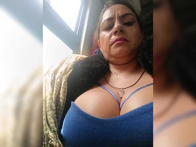 AlexaBrown12 live cam on BongaCams