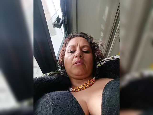 AlexaBrown12 live cam preview