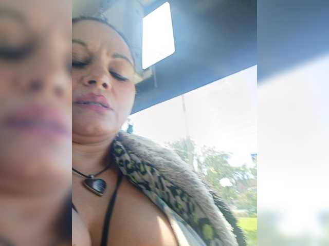 AlexaBrown12 live cam on BongaCams