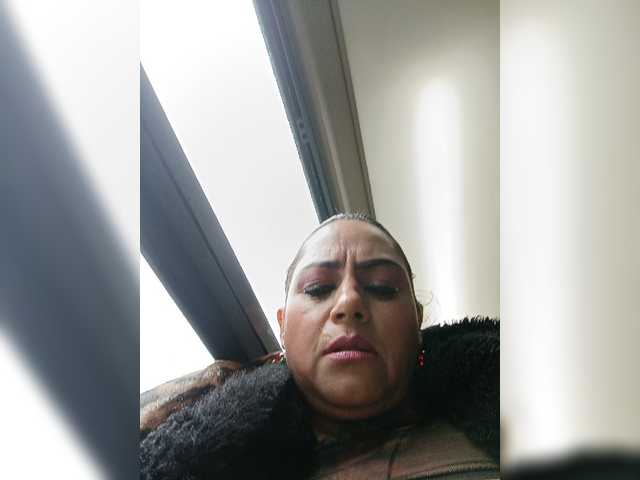 AlexaBrown12 live webcam show