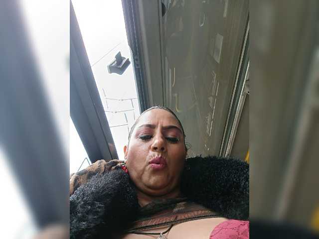 AlexaBrown12 live cam on BongaCams