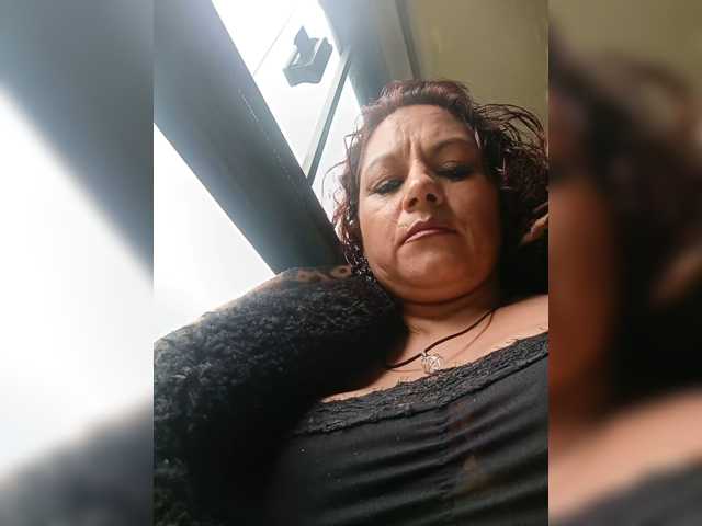 AlexaBrown12 live cam on BongaCams
