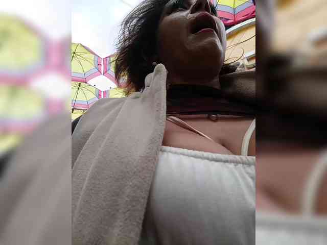 AlexaBrown12 webcam