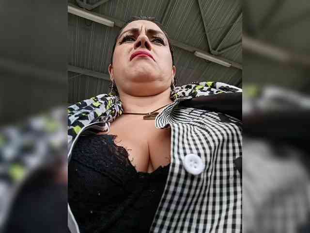 AlexaBrown12 webcam