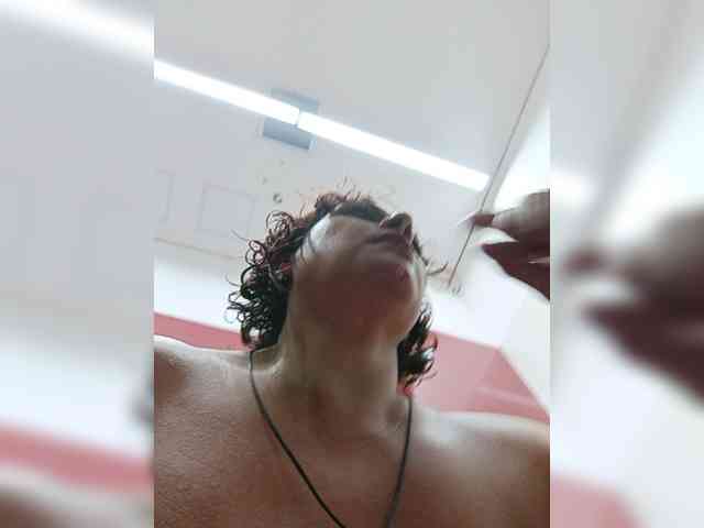 AlexaBrown12 webcam