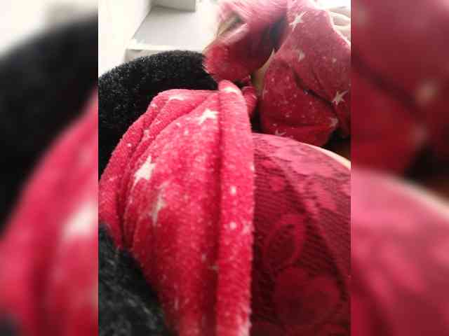 AlexaBrown12 webcam