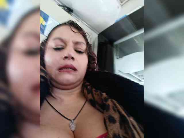 AlexaBrown12 webcam