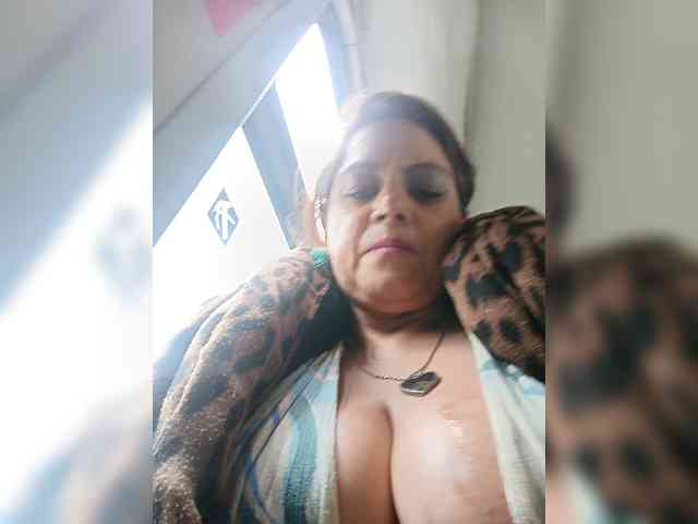 AlexaBrown12 webcam