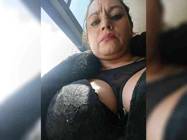 AlexaBrown12 webcam