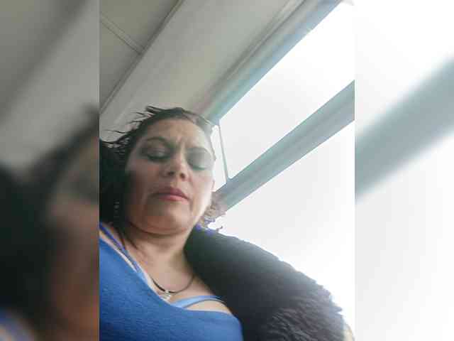 AlexaBrown12 webcam