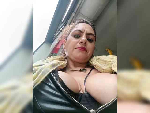 AlexaBrown12 webcam