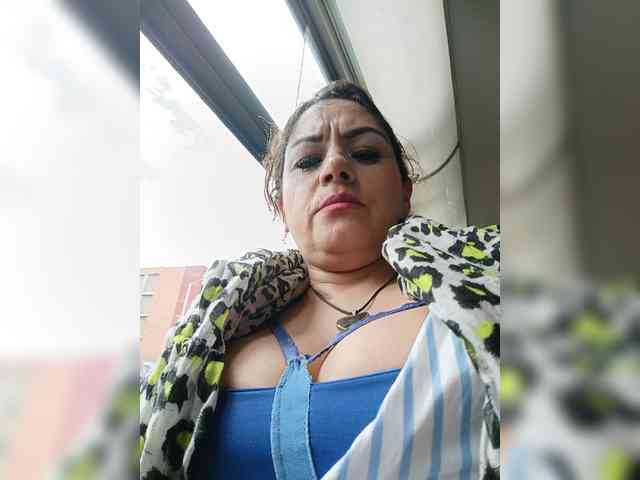 AlexaBrown12 webcam