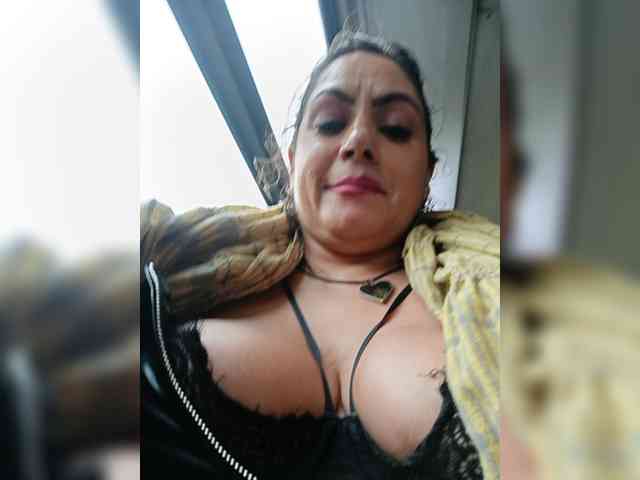 AlexaBrown12 webcam