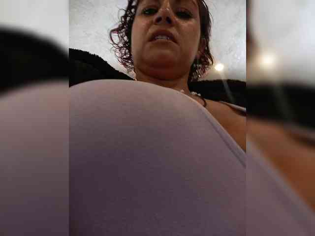AlexaBrown12 webcam