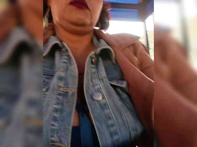AlexaBrown12 webcam