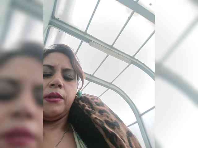 AlexaBrown12 webcam
