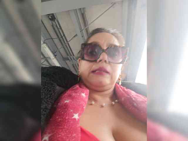 Model: AlexaBrown12