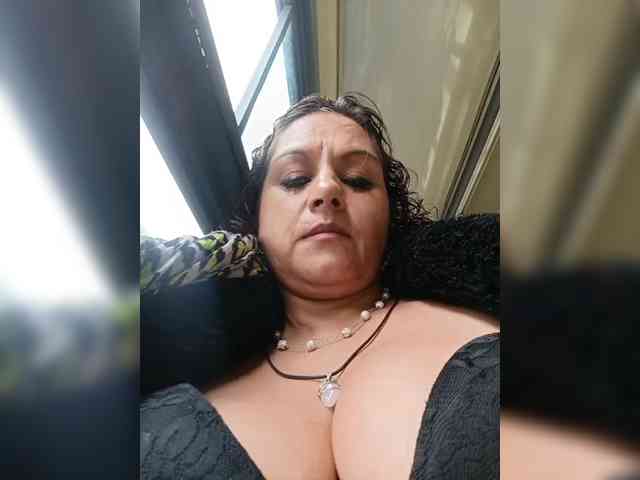 AlexaBrown12 webcam