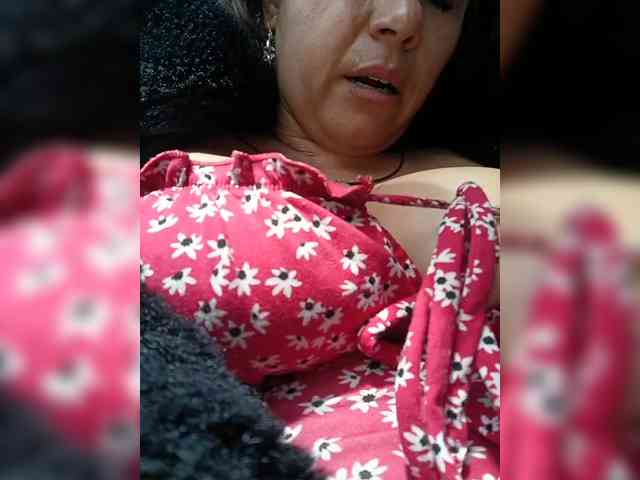 AlexaBrown12 webcam