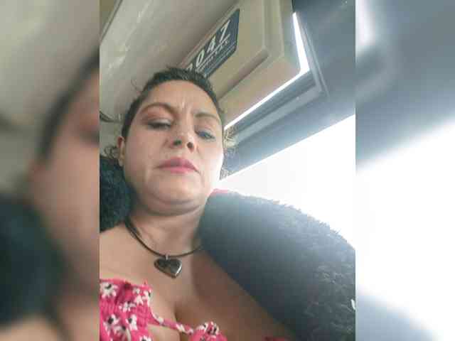 AlexaBrown12 webcam