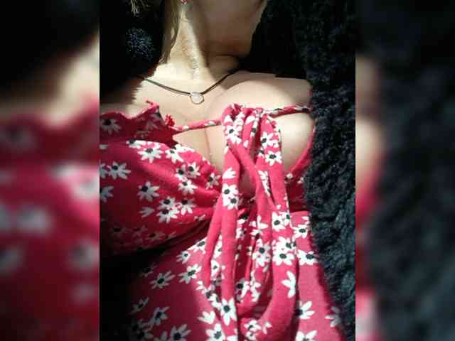 AlexaBrown12 webcam