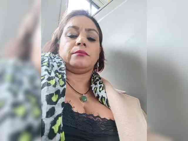 AlexaBrown12 webcam