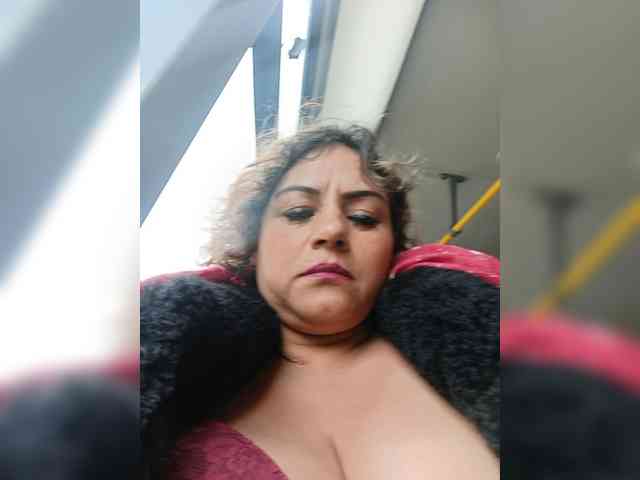 AlexaBrown12 webcam