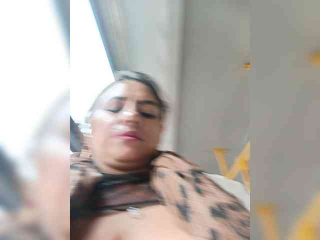 AlexaBrown12 webcam