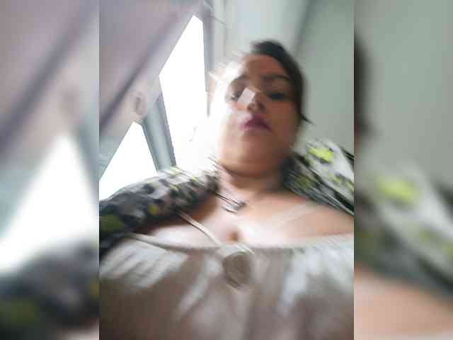AlexaBrown12 webcam