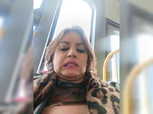 AlexaBrown12 webcam