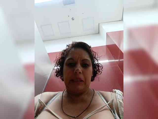 AlexaBrown12 webcam