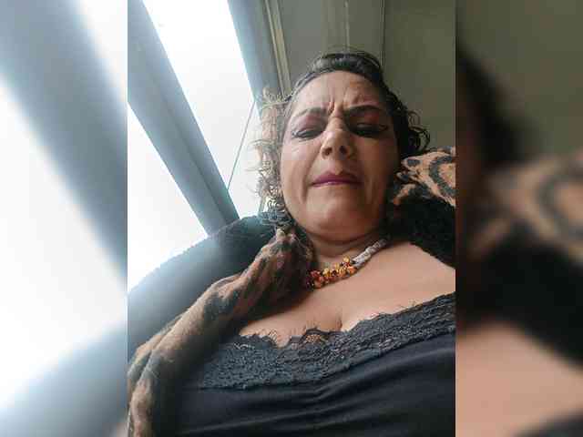 AlexaBrown12 webcam
