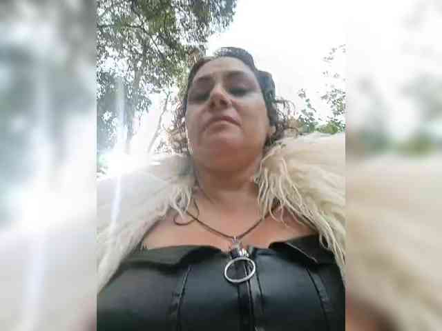 AlexaBrown12 webcam