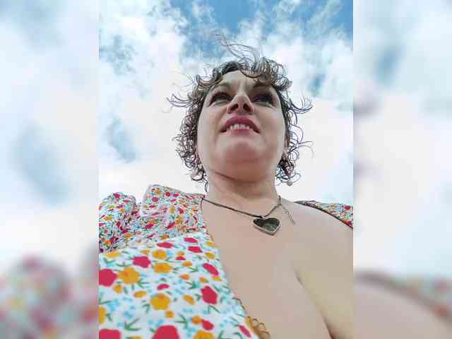 AlexaBrown12 webcam