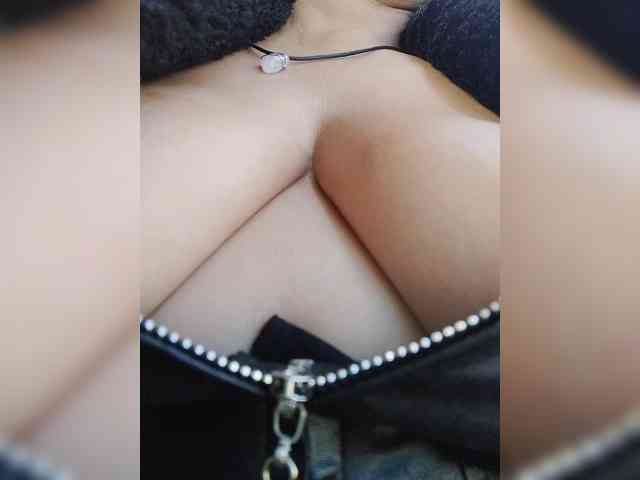 Model: AlexaBrown12