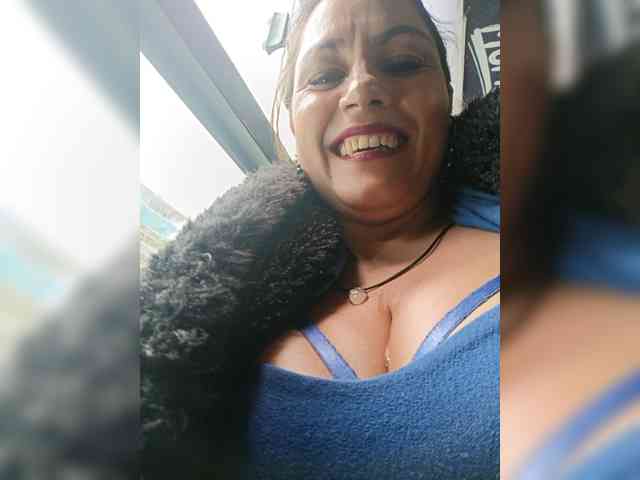 AlexaBrown12 webcam